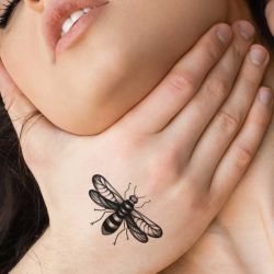 Tatouage éphémère abeille