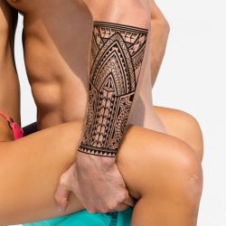 tatouage éphémère avant bras maori polynésien