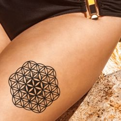 Tatouage éphémère géométrique dotwork