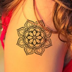 tatouage éphémère mandala