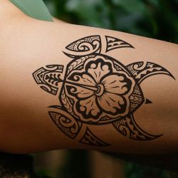 Tatouage ephemere maori tortue