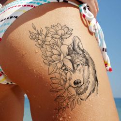 Tatouage éphémère loup et fleurs