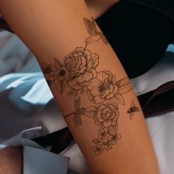 Tatouage temporaire fleurs colibri insectes