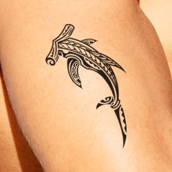 Tattoo éphémère requin marteau maori polynésien